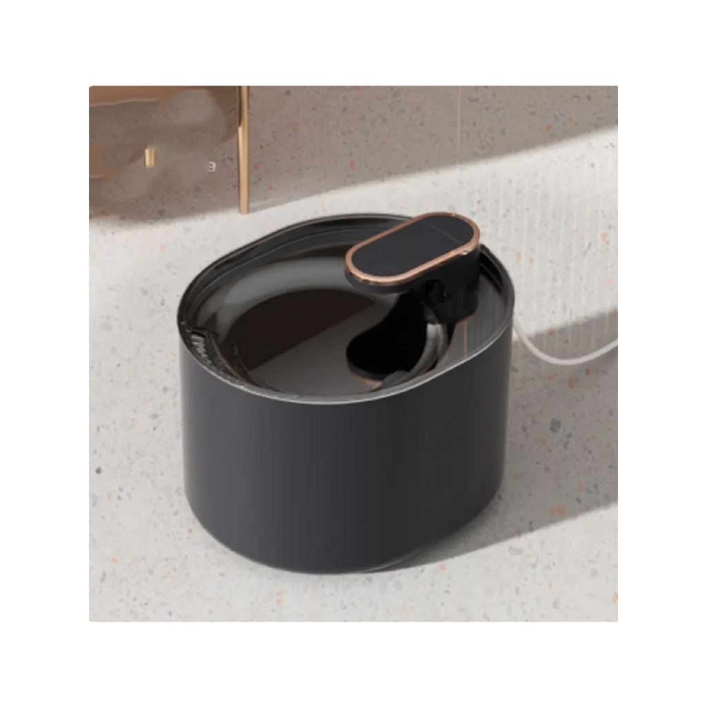 FurFree Smart 3L pet water fountain with room around product for Shop display