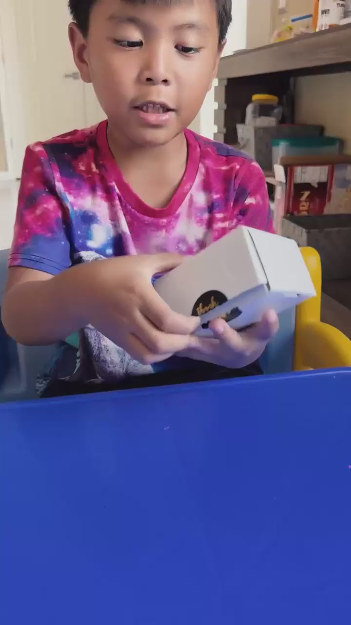 FurFree Smart Interactive Cat Ball unboxing and easy assembly demonstration